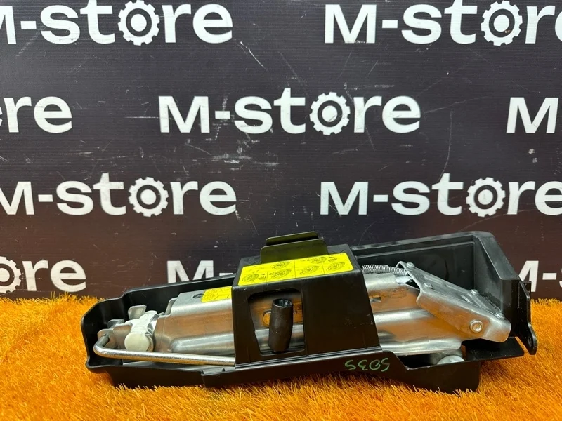 Домкрат Audi A6 2009 4F0011031 C6/4F CCEA