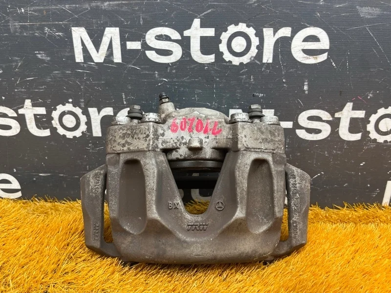 Суппорт Mercedes-Benz E-Class 2010 A2044213181 W212 642.850, передний левый