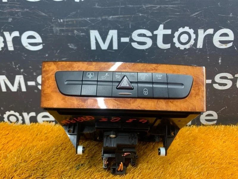Блок кнопок Mercedes-Benz E-Class 2005 A2116800552 W211 272.943