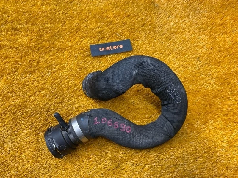 Патрубок радиатора верхний Audi A6 2009 4F0121101F C6/4F CCEA