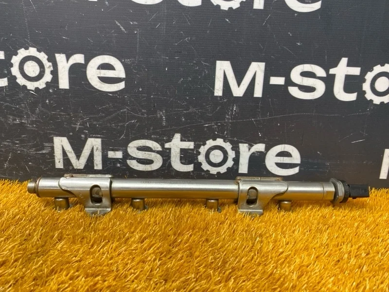 Топливная рампа Audi A3 2014 04E133320D 8V CXS