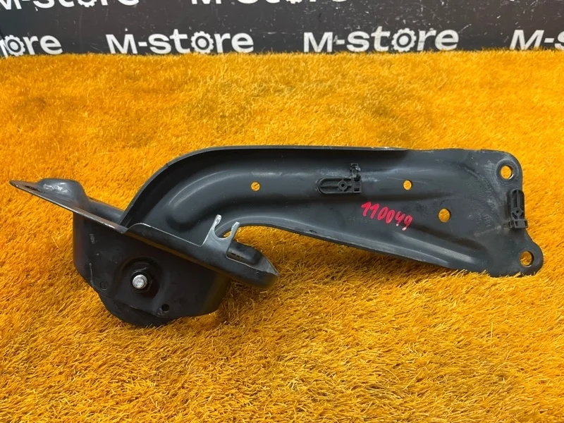 Рычаг подвески нижний Audi A3 2014 5Q0505225C 8V CXS, задний левый