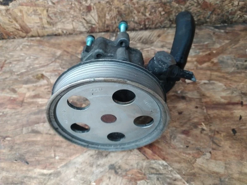 Насос гидроусилителя руля Audi A4 2003 8E2