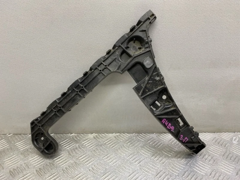 Крепление бампера Audi A4 B9