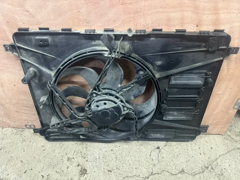 Вентилятор охлаждения радиатора Volvo XC60