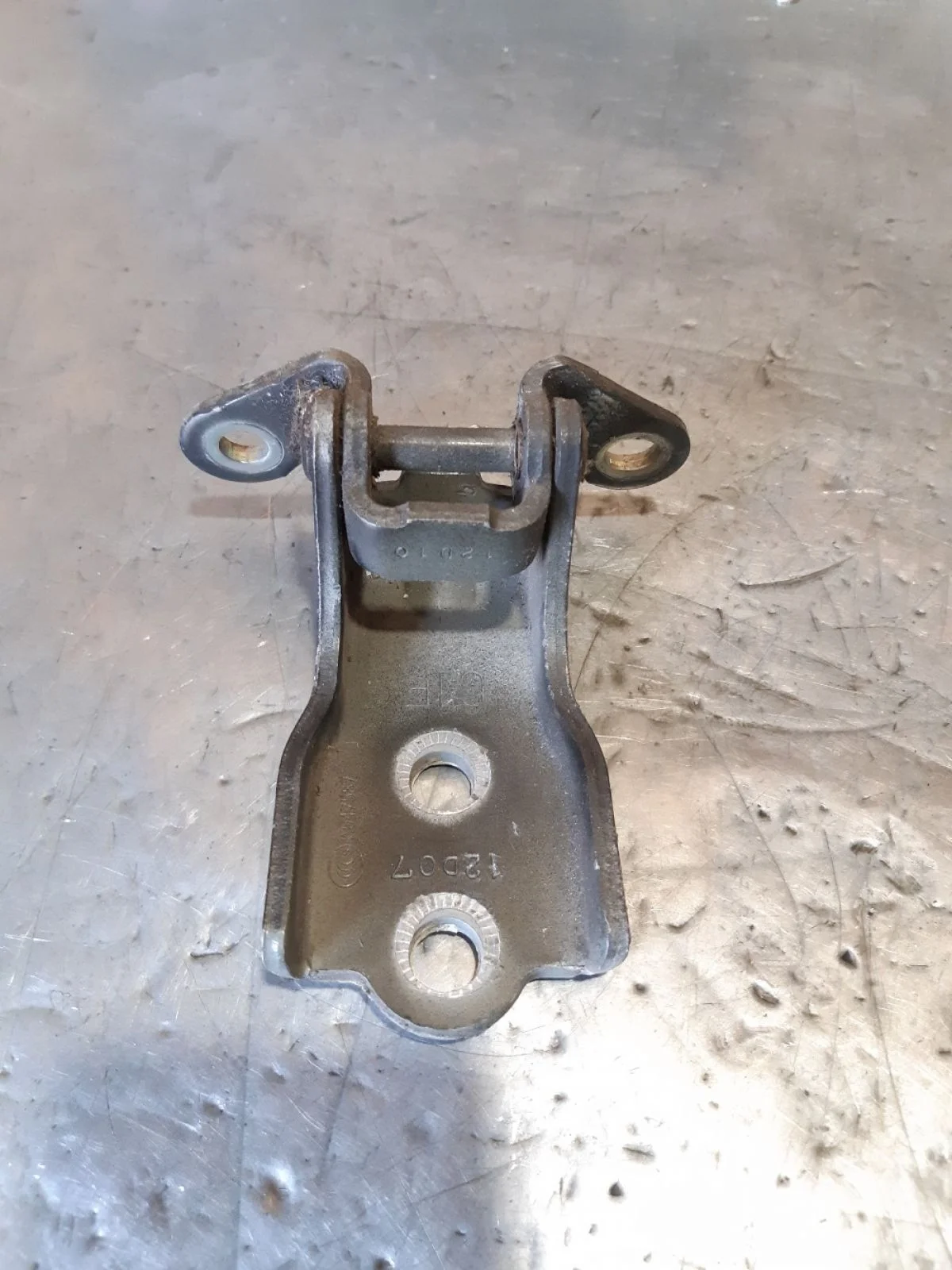 Петля двери Opel Antara I рестайлинг (2010—2017) 2012 черный