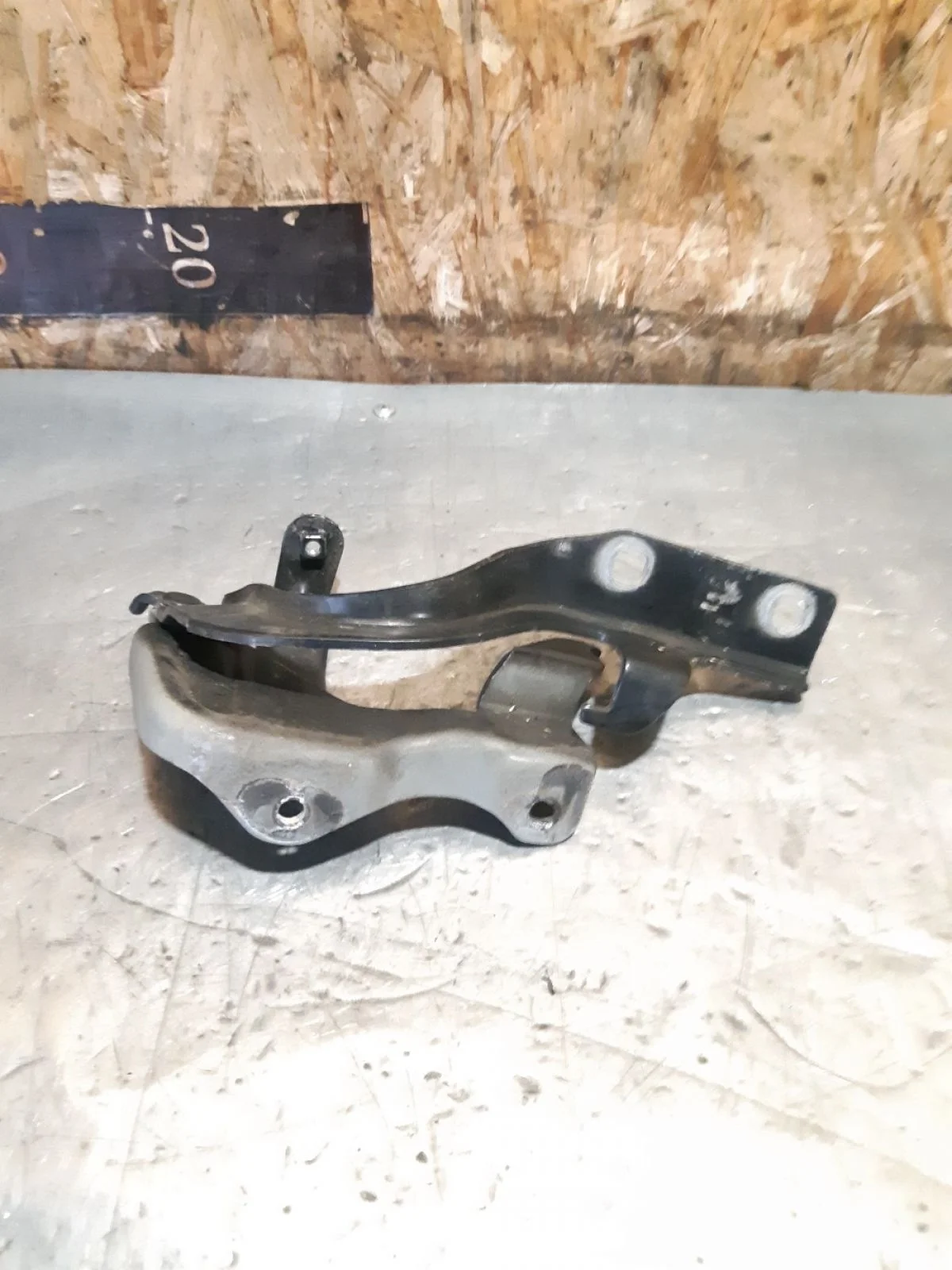 Петля капота левая Opel Antara I рестайлинг (2010—2017) 2012 черный