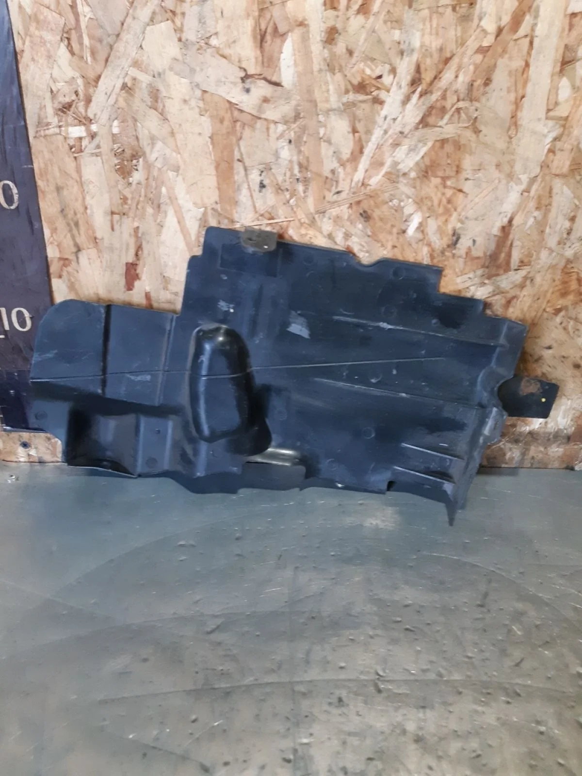 Воздуховод радиатора правый Opel Antara I рестайлинг (2010—2017) 2012 черный