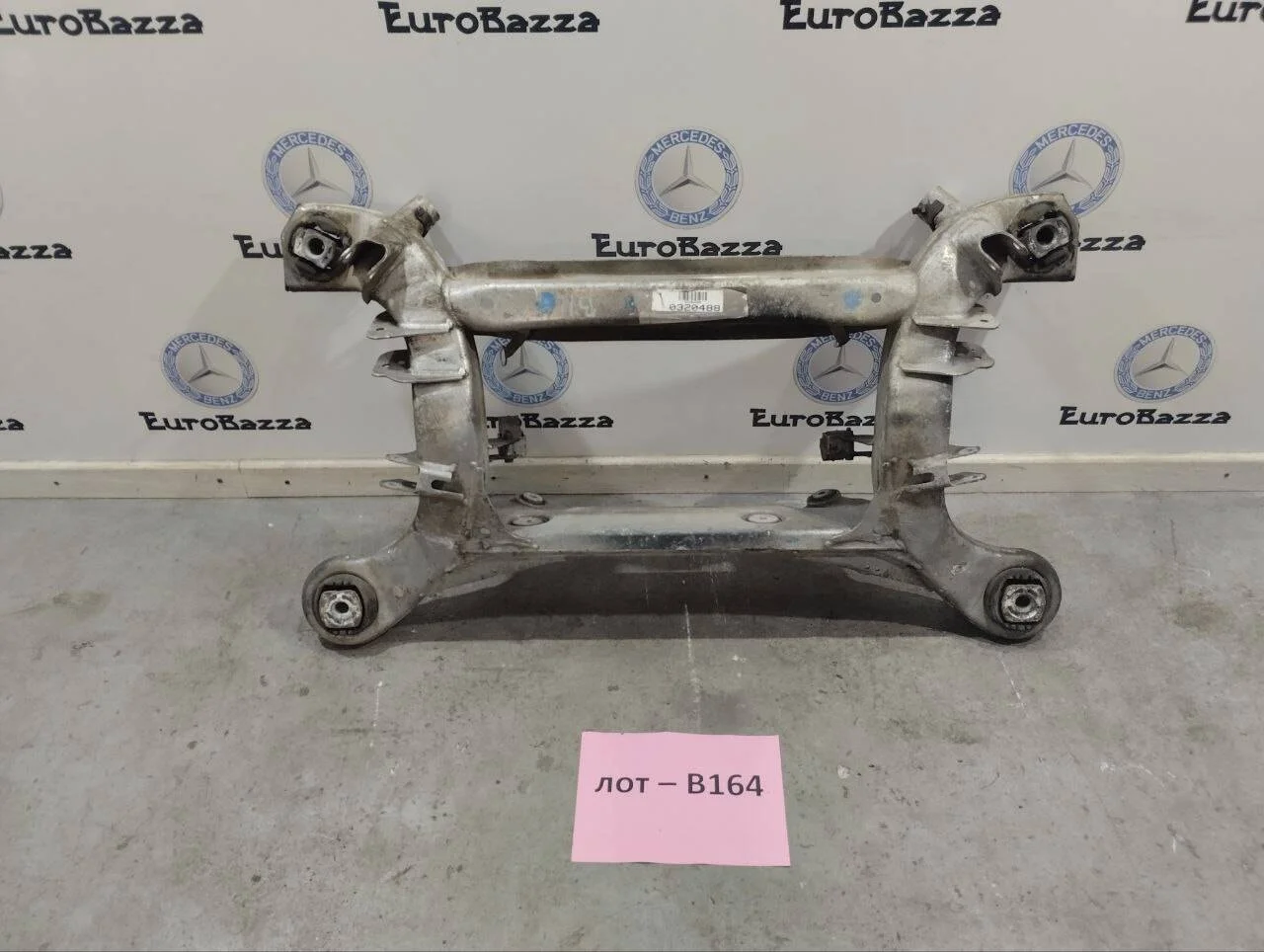 Подрамник задний Mercedes W220