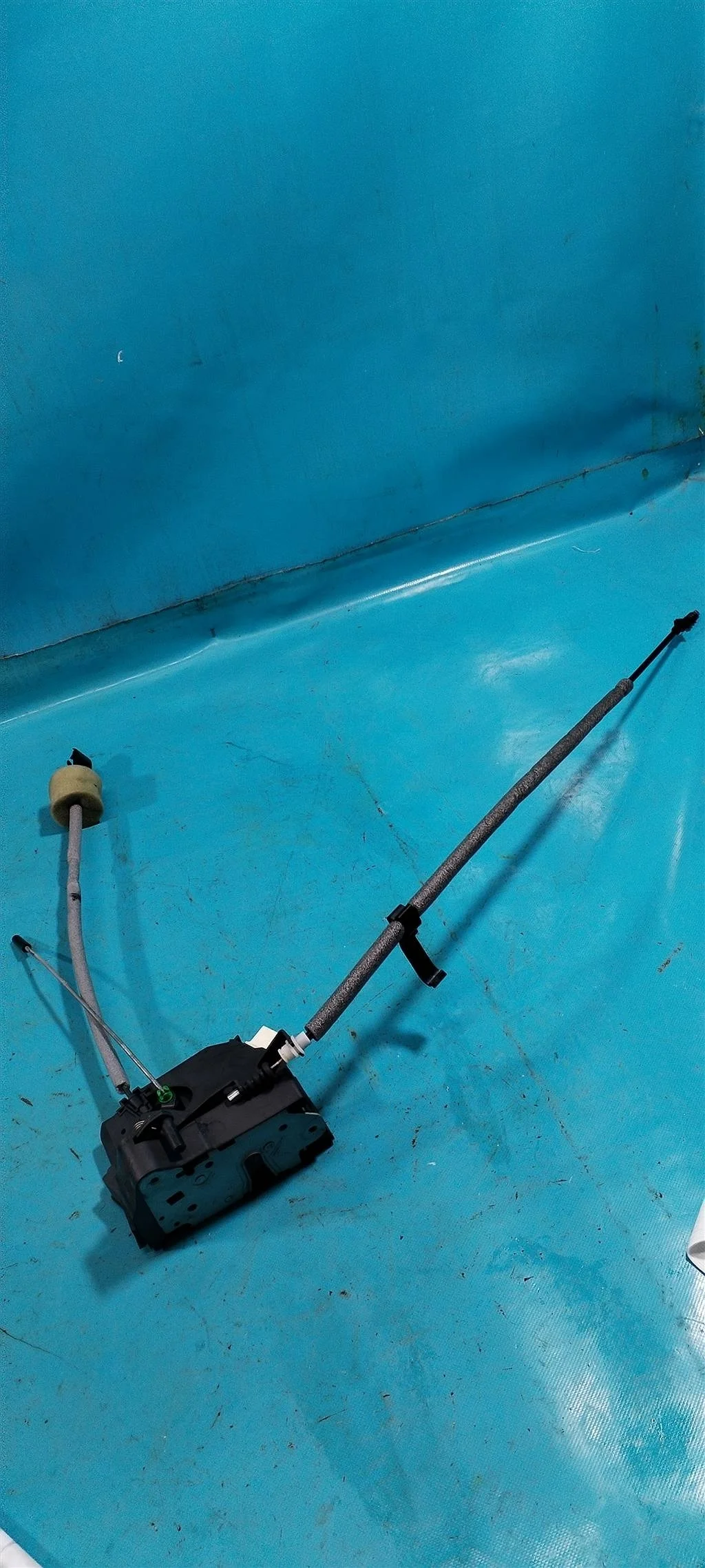 Замок двери передней правой Land Rover Range Rove