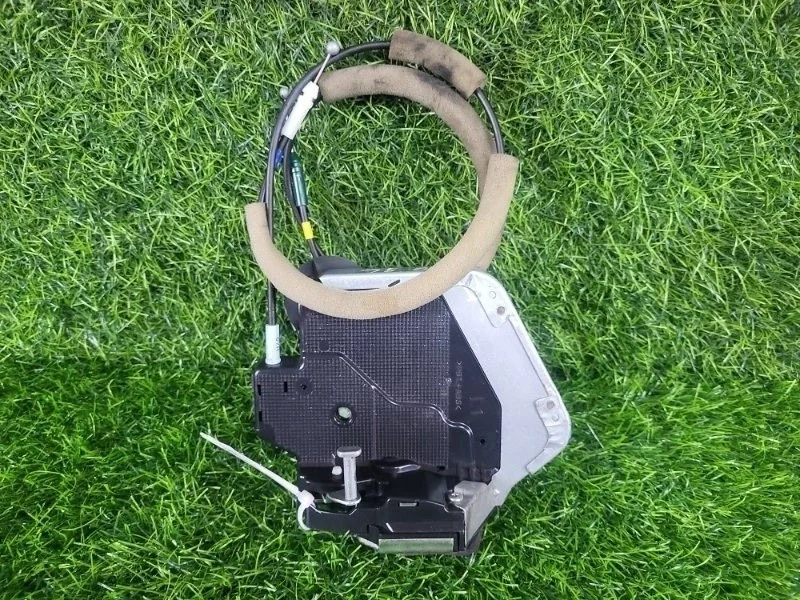 Замок двери Toyota Land Cruiser 2013 6906060110 J200, задний левый