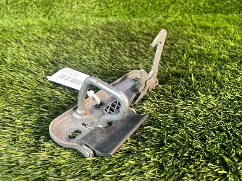 Крюк замка капота Volkswagen Tiguan 2009 1K0823480 5N CAW 2.0T