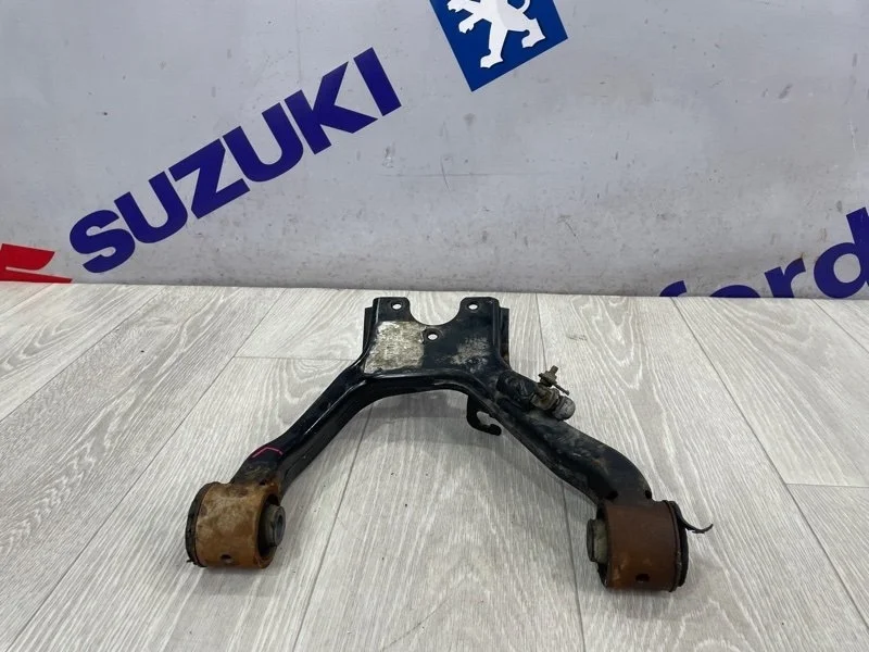 Рычаг подвески Mitsubishi Pajero 2009 V93W