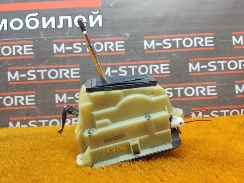 Селектор акпп Mercedes-Benz C-Class 2010 A2042675824 W204 271.860