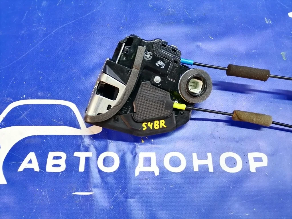 замок двери TOYOTA AVENSIS ZRT272 3ZRFAE R 69050-05050