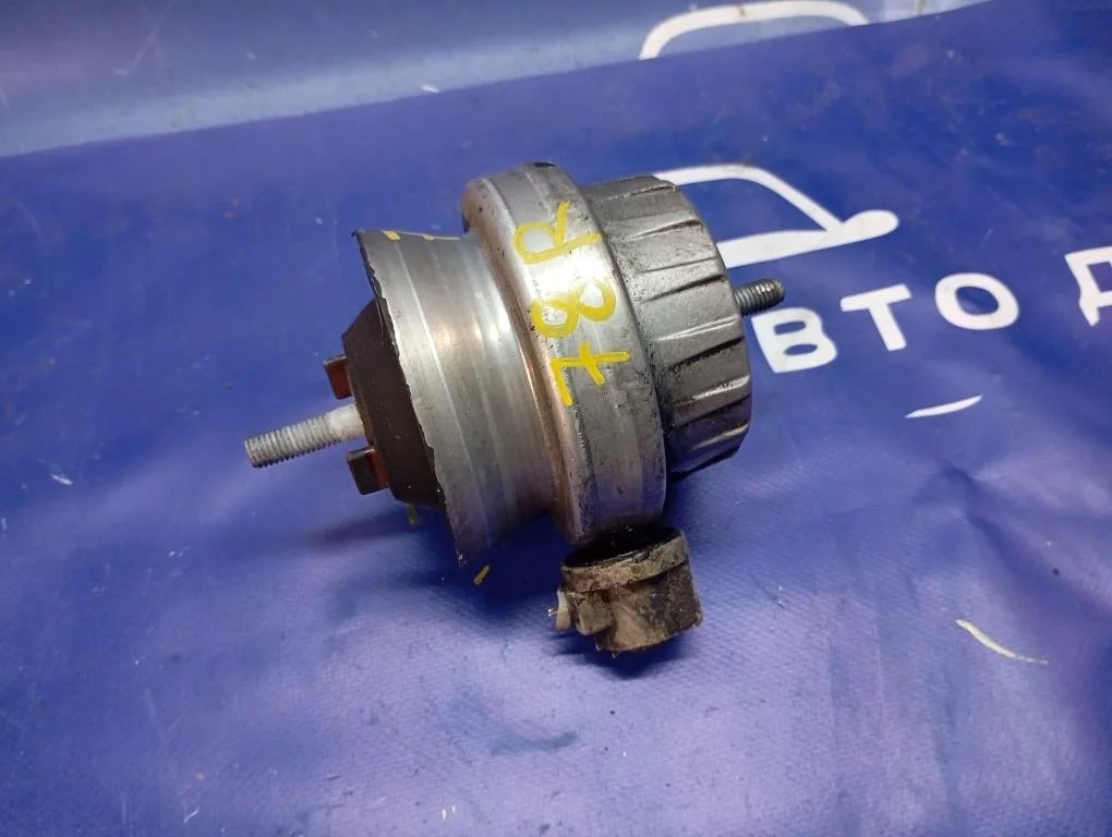 подушка двигателя AUDI A6 4F2 AUK