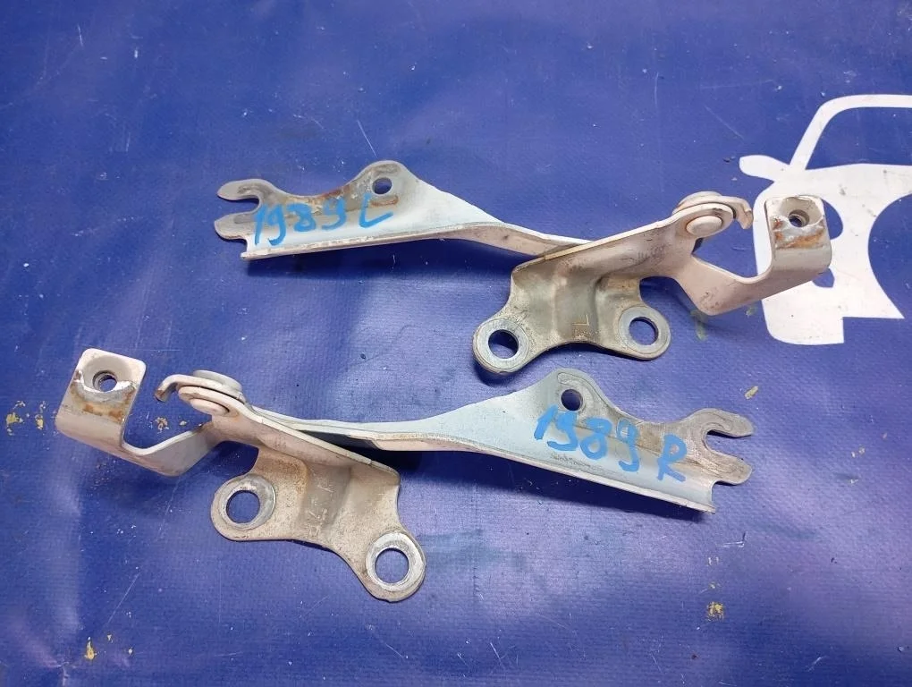 крепление капота MAZDA PREMACY CP8W FPDE