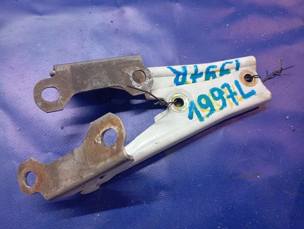 крепление капота MITSUBISHI AIRTREK CU2W 4G63T