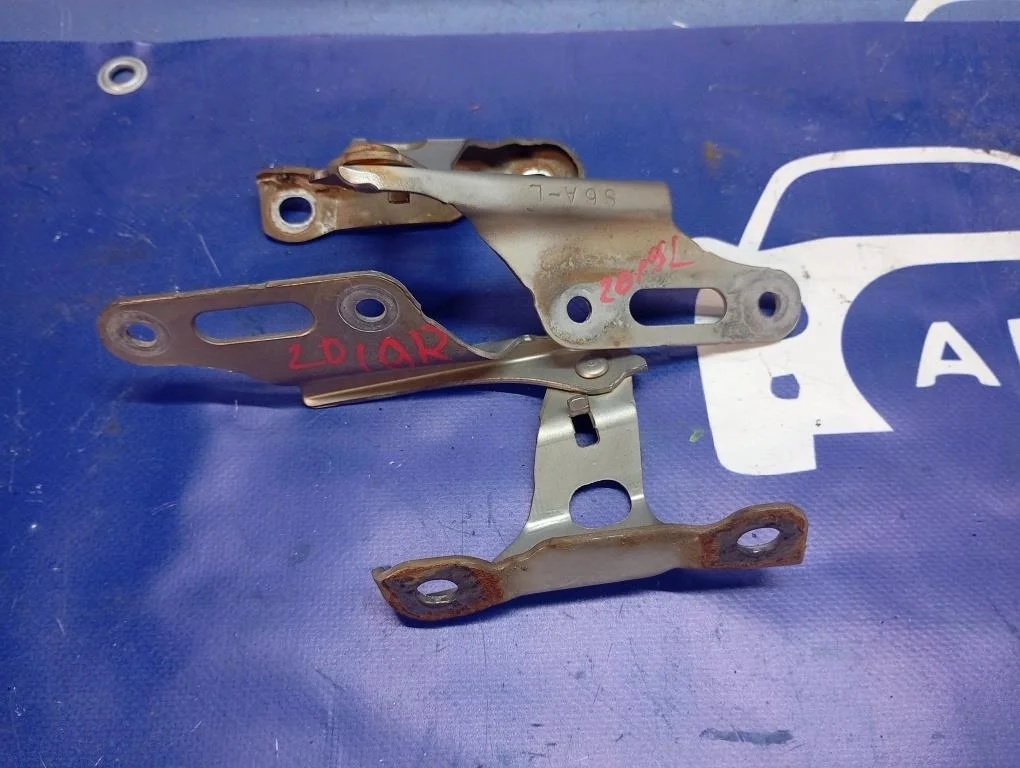 крепление капота HONDA STREAM RN1 -