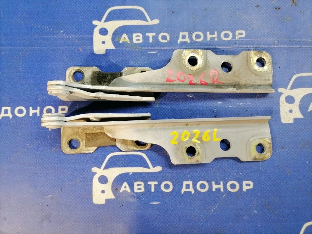 крепление капота MITSUBISHI LANCER CS2A 4G15