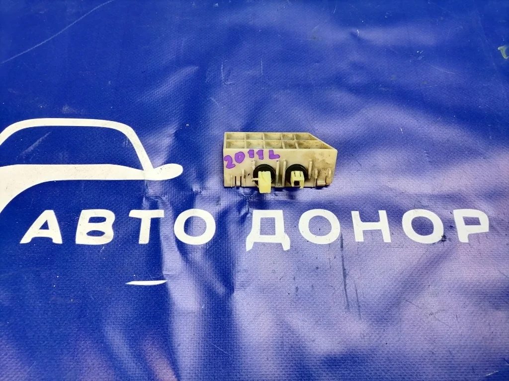 крепление бампера NISSAN FUGA GY50 VK45DE