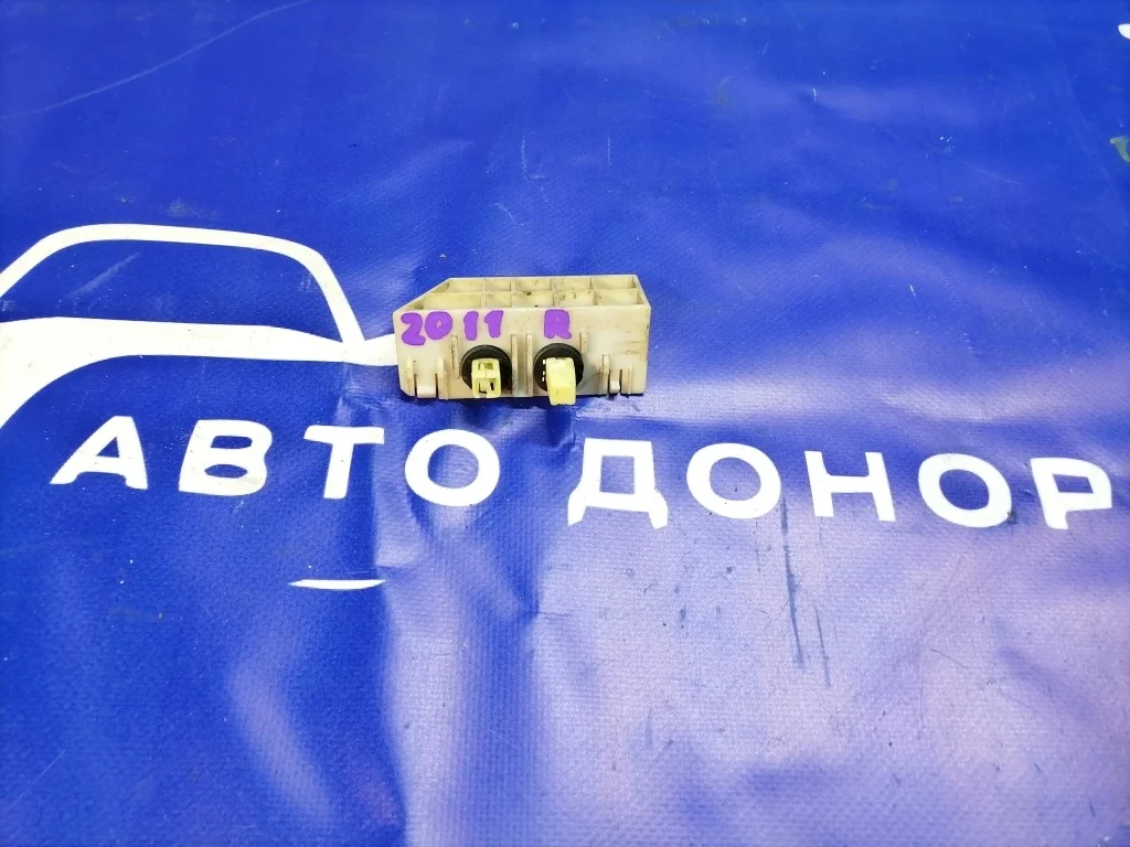 крепление бампера NISSAN FUGA GY50 VK45DE