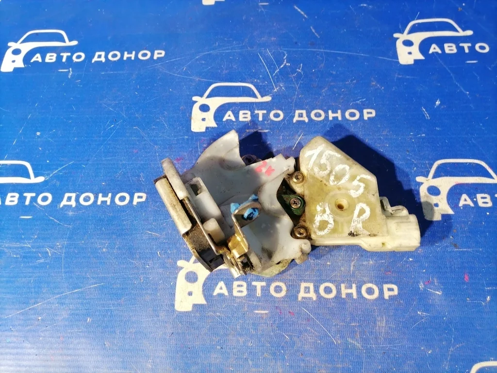 замок двери NISSAN SUNNY FNB15 QG15DE R 82502AA210