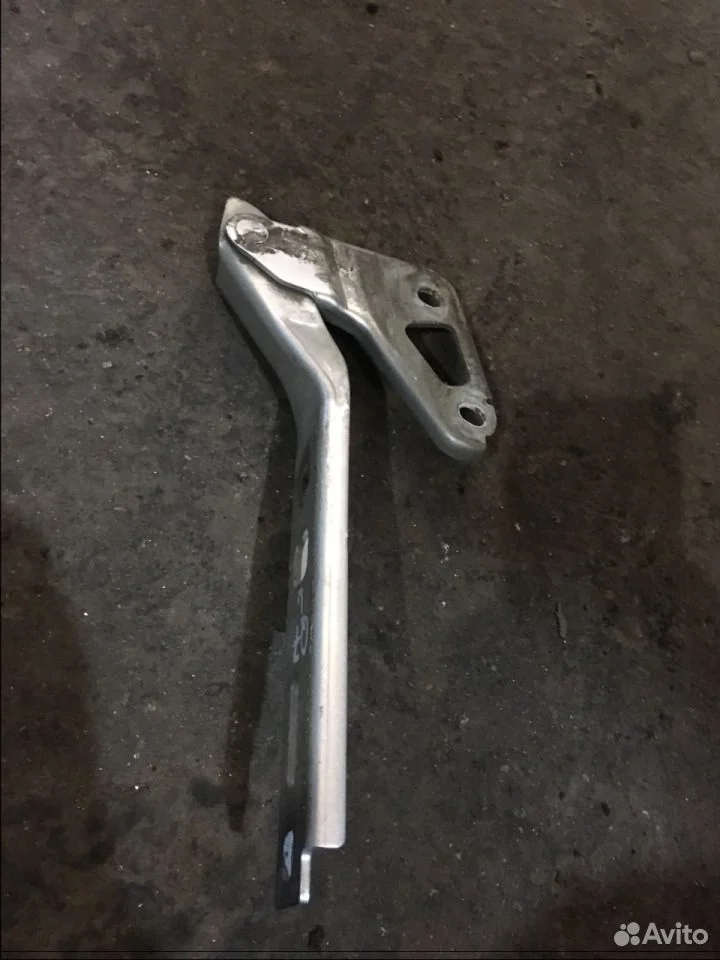 Петля капот левая audi q7 4l