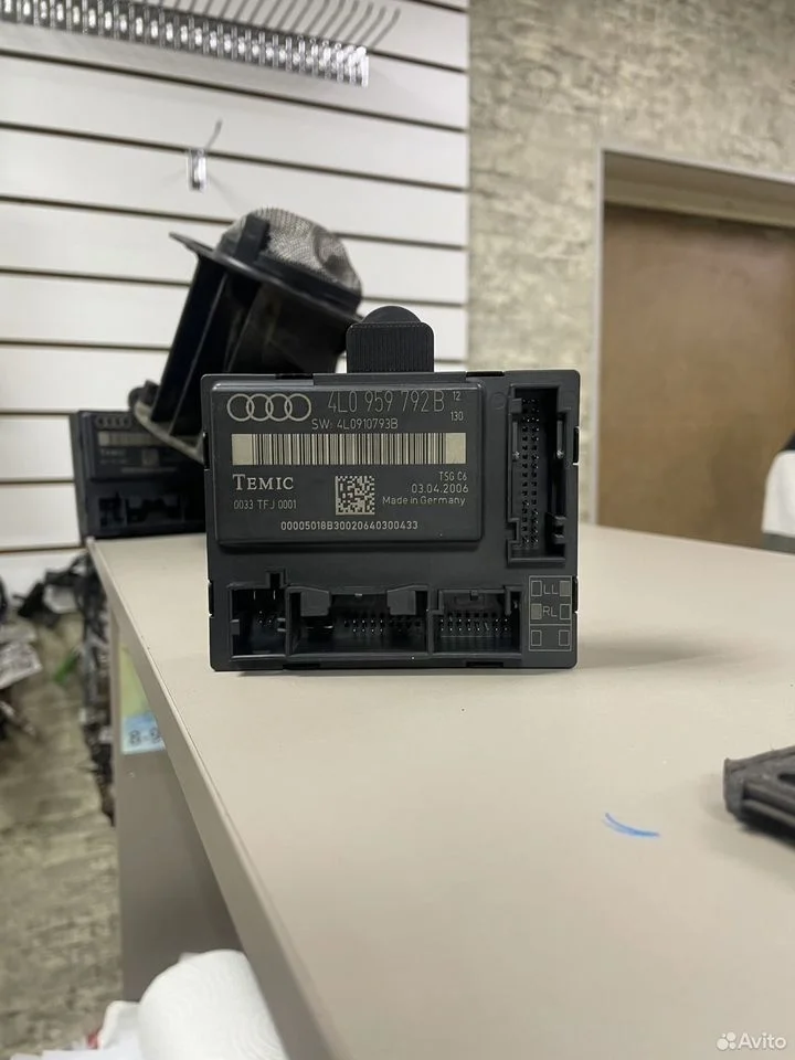 Блок управление передней двери audi q7