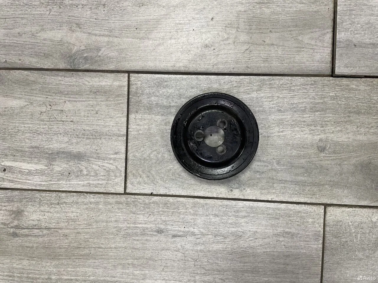 Шкив помпы vw passat b6 03d121028b