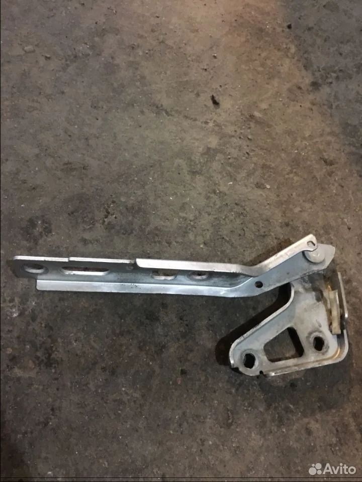 Петля капота audi q7 4l