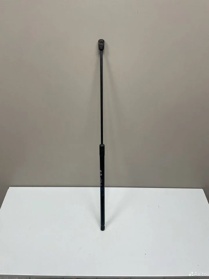 Амортизатор капота audi q3 8u