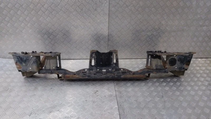 Усилитель бампера Toyota Hilux 2015 GUN126L