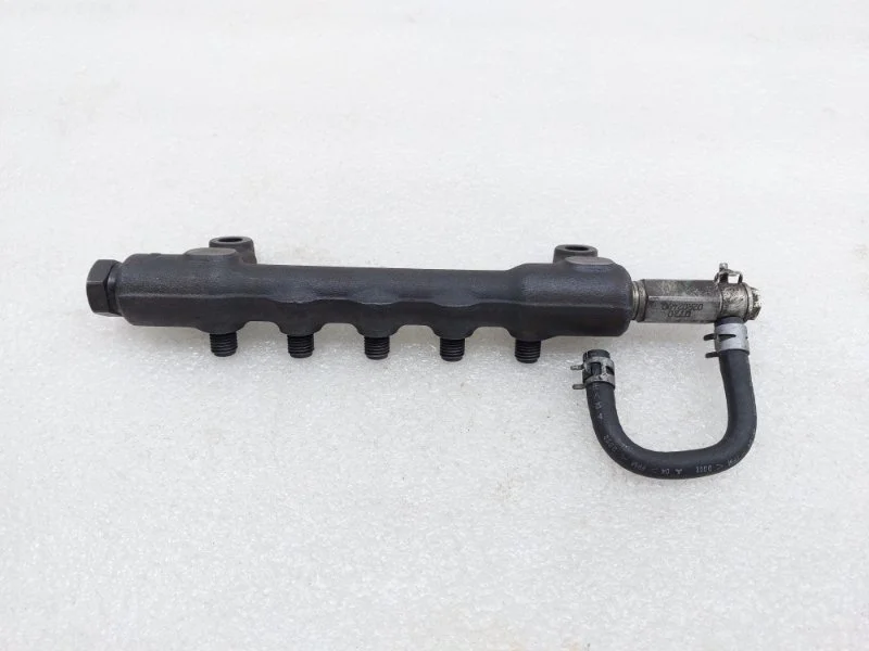 Топливная рампа Toyota Land Cruiser 2014 J200