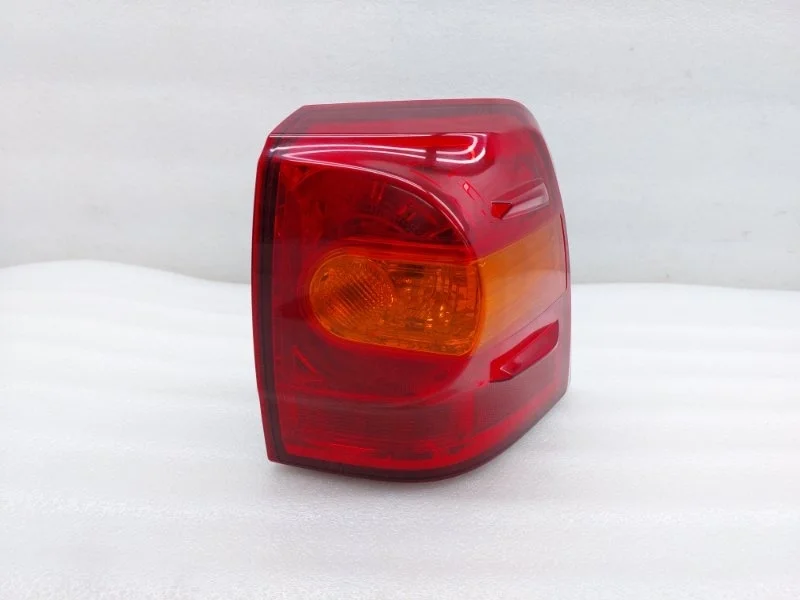 Фонарь Toyota Land Cruiser 2014 J200