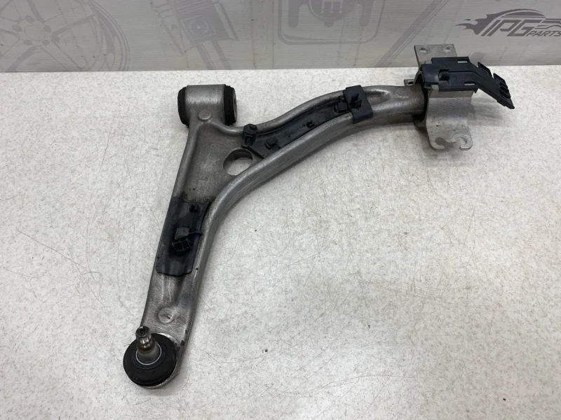 Рычаг передний левый поперечный Mercedes-benz 2014 W246