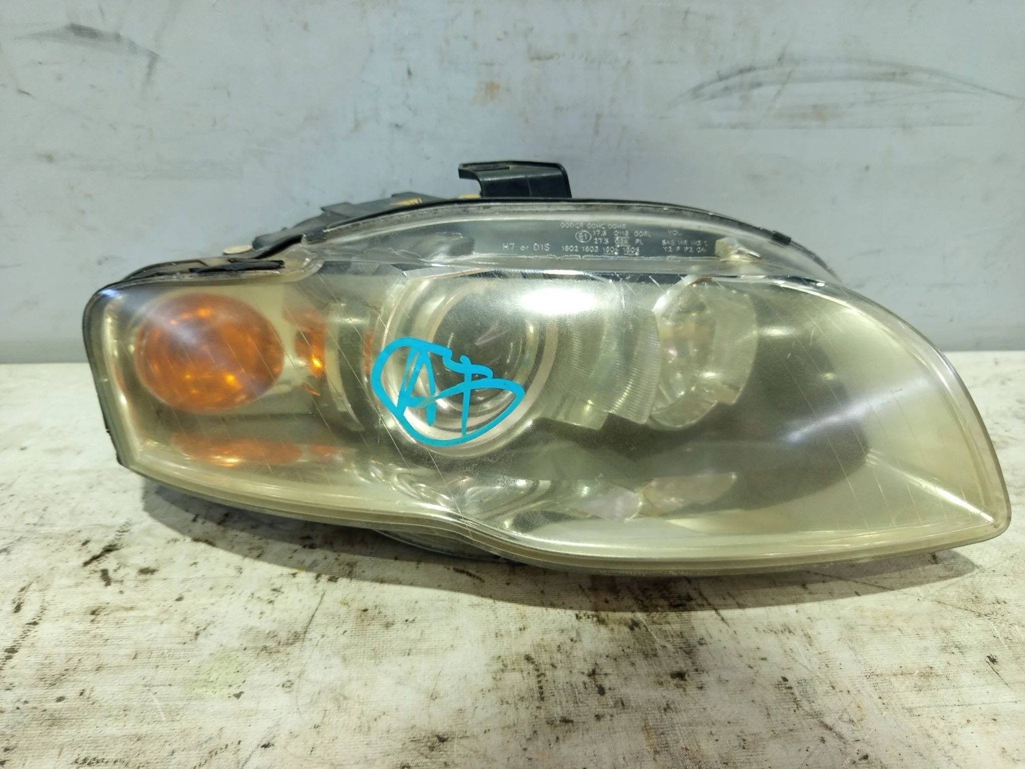 ФАРА AUDI ПРАВО 8E0941004AT QA5948