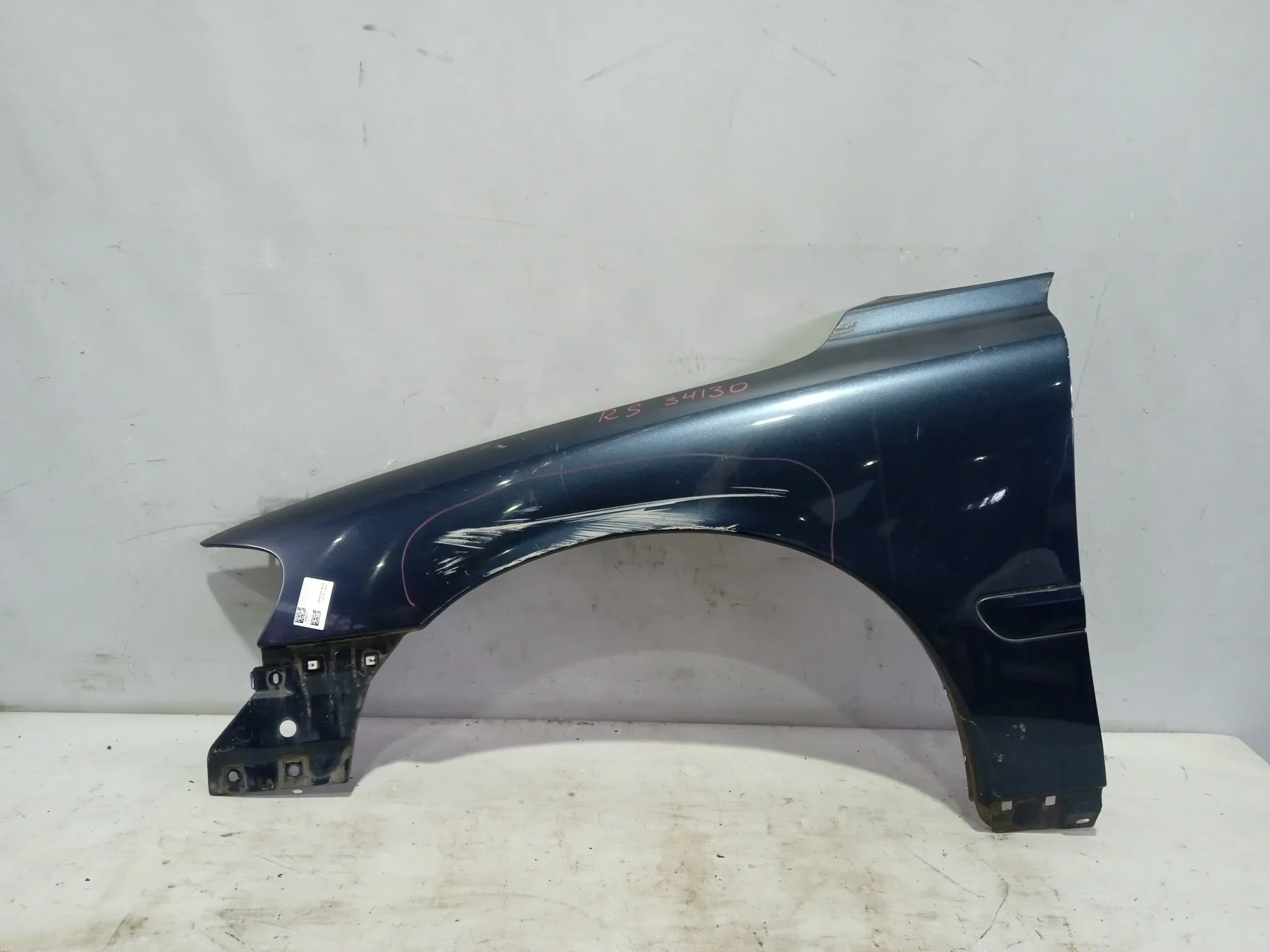 КРЫЛО VOLVO 30796492 ПЕРЕД ЛЕВО синий S4130