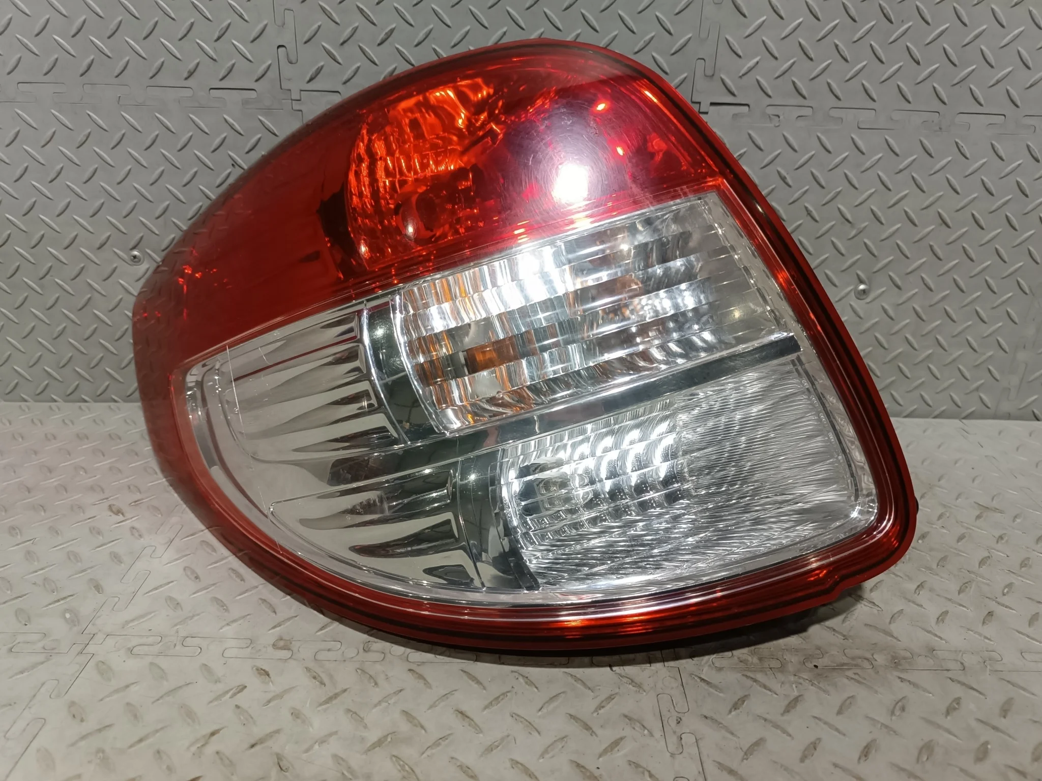 ФОНАРЬ SUZUKI SX4 YA11S YA41S YB11S YB41S 22059135 1 МОДЕЛЬ ЛЕВЫЙ 3567080JA0 KE691