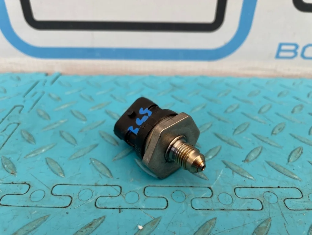 Датчик давления топлива Volvo V60 2011 31339211 FW B4164T 1.6