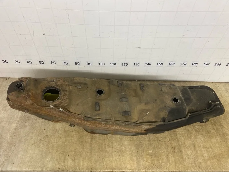 БАК ТОПЛИВНЫЙ Mitsubishi Pajero 3 2000 2001 2002 2003 2004 2005 2006 2007 2008 2009 2010 2011 2012 2013 2014 2015 2016 2017 2018 2019 2020 2021 2022 1700A926