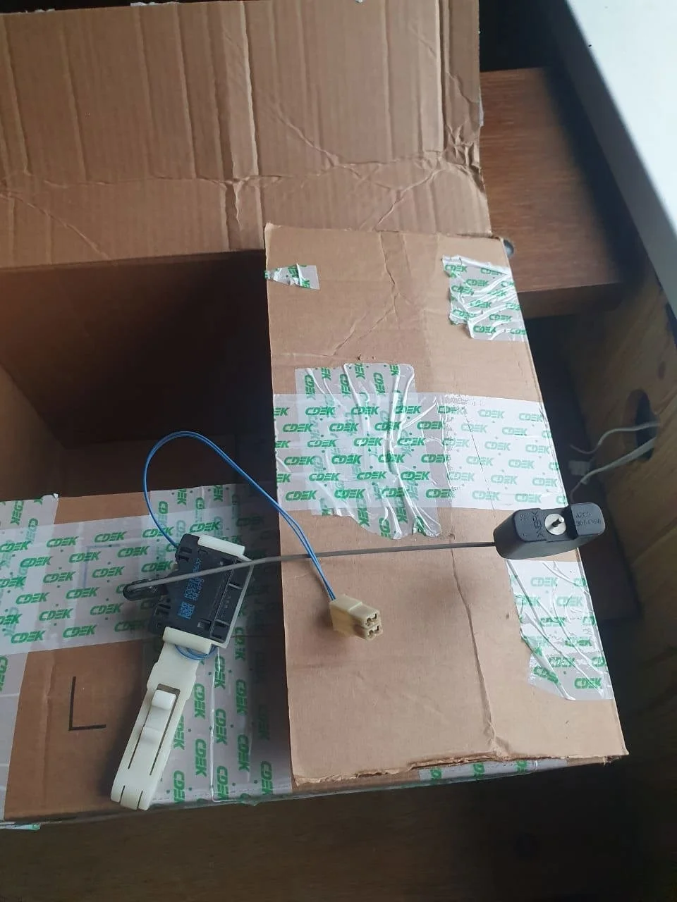 Датчик уровня топлива Audi Q7 4L рестайлинг (2009—2015)