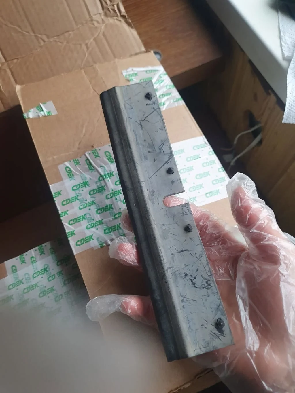 Уплотнитель капота Audi Q7 4L рестайлинг (2009—2015)