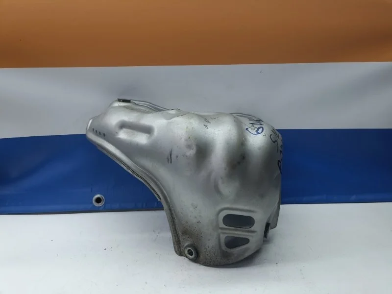 Экран тепловой выпускного коллектора Toyota Camry 2015 1716736011 ASV50 2.5 2AR-FE