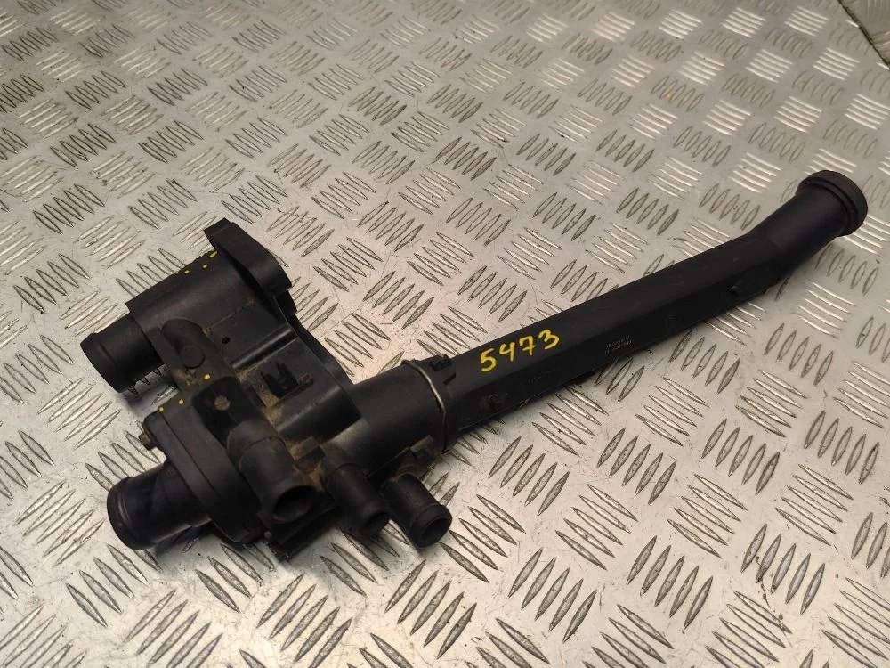 Корпус термостата Volkswagen Golf 4