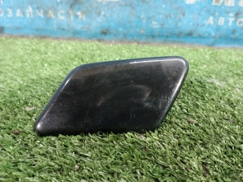 Заглушка бампера передняя левая Volvo C30