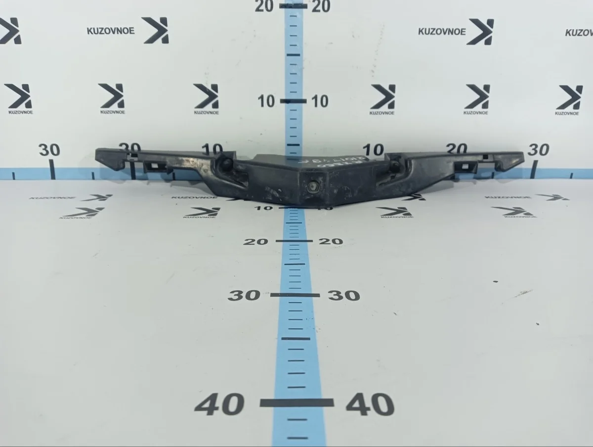 Накладка замка капота Lexus RX350 2008 XU30