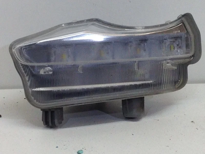 Дневной ходовой огонь Toyota Highlander 2014-2018 814300E010 3, передний правый