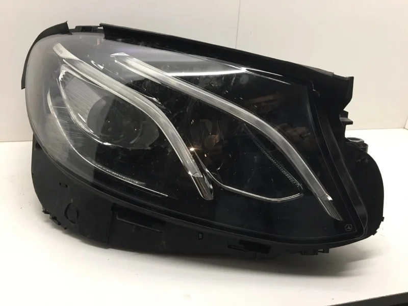 Фара Mercedes-Benz E-Klasse 2016-2020 A2139066601 W213, передняя правая