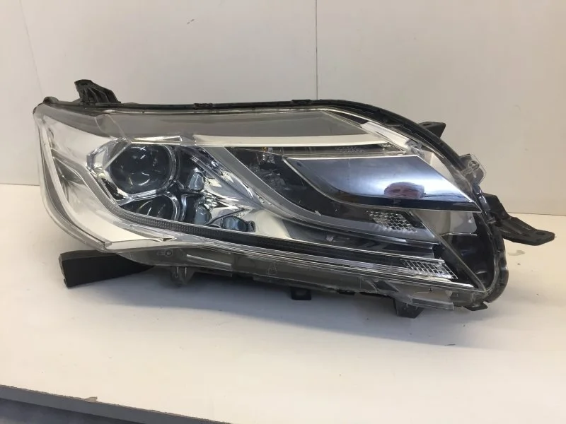 Фара Mitsubishi Pajero Sport 2018-2021 8301C794 3, передняя правая
